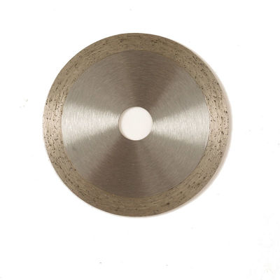 4.3inch 110×1.2/1.8×10×20mmの冷たい出版物の陶磁器のための連続的な縁のダイヤモンドの刃は長い切断生命と、大理石模様をつける