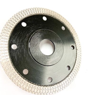 良質の熱い出版物4inch 105x0.8/1.2x10x20mmの青い円のダイヤモンドは一般目的については陶磁器鋸歯煉瓦を