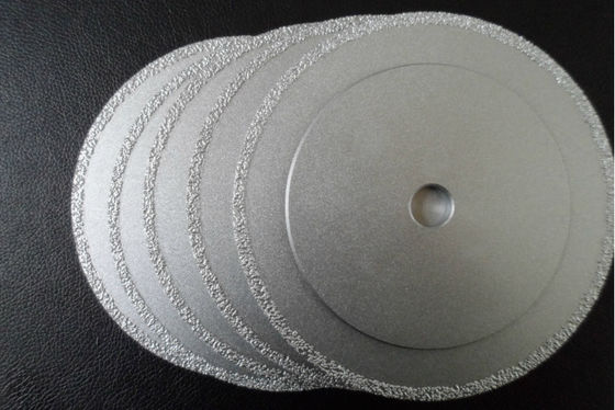 230×1.8/2.8×5×22.23mmの真空によってろう付けされたダイヤモンドは鋳鉄の大理石を切るための鋸歯がステンレス鋼の火の緊急事態に金属をかぶせることを