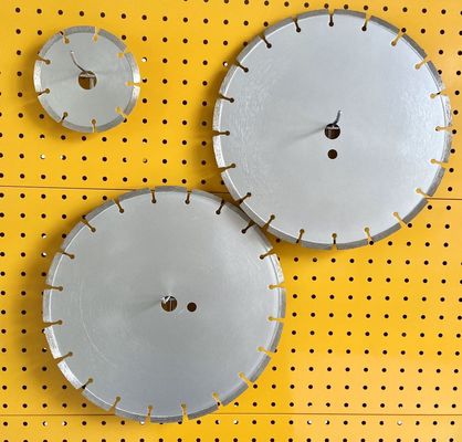300×3.0/2.0×10×25.4×20T Huachang 12'はレーザーによって溶接された花こう岩の具体的な乾燥したガラス切り長い生命の鋸歯を